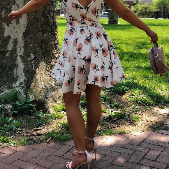 🆕Mallory Cream & Pink Floral Dress - Picture 6 of 8